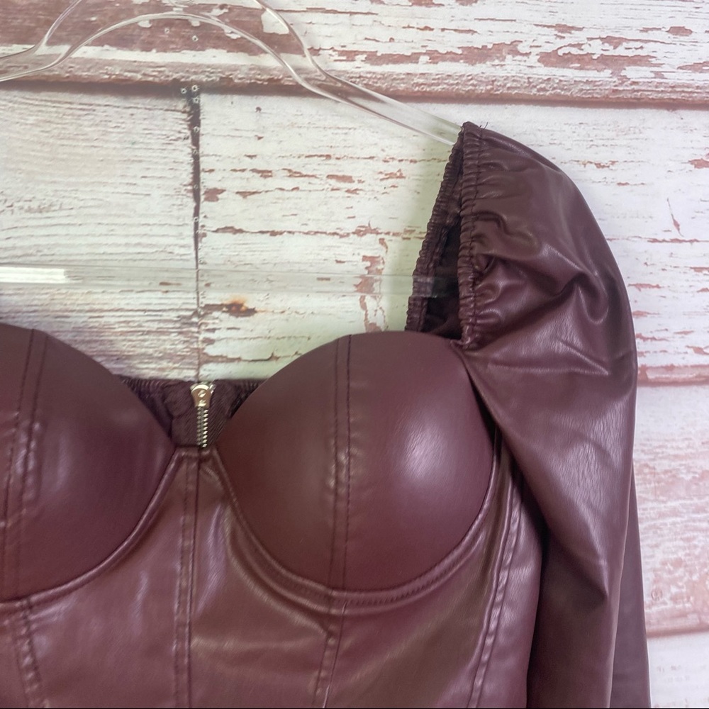 Fashion Nova No bad angles pu top burgundy - Picture 8 of 16